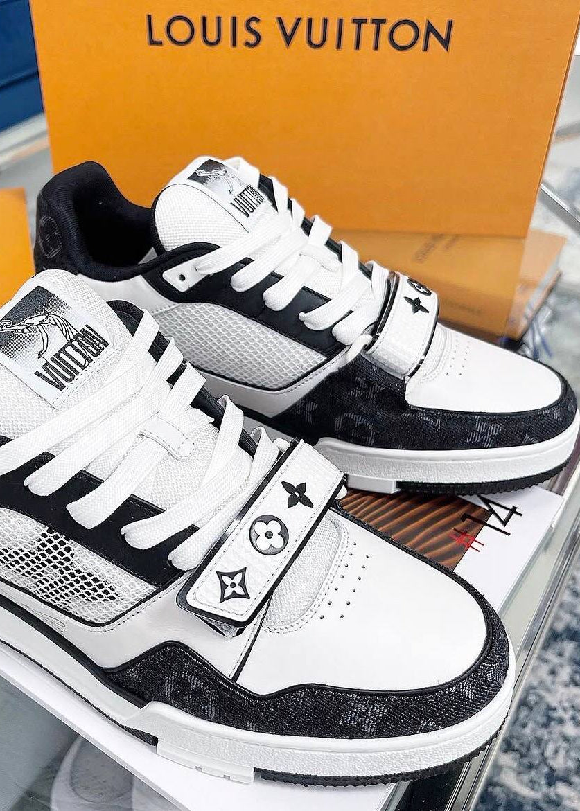 LV Trainers - Black & White